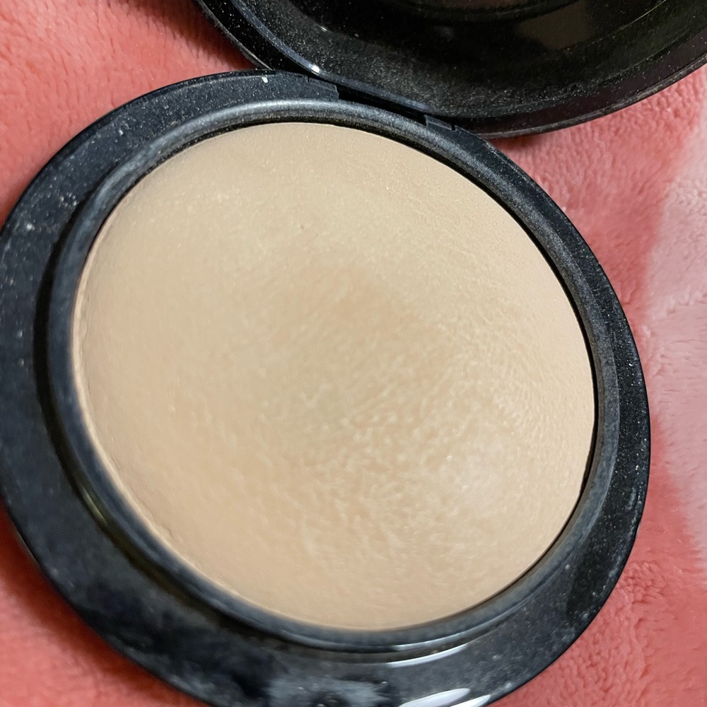 MAC Powder Compact Bundle - Picture 13 of 13